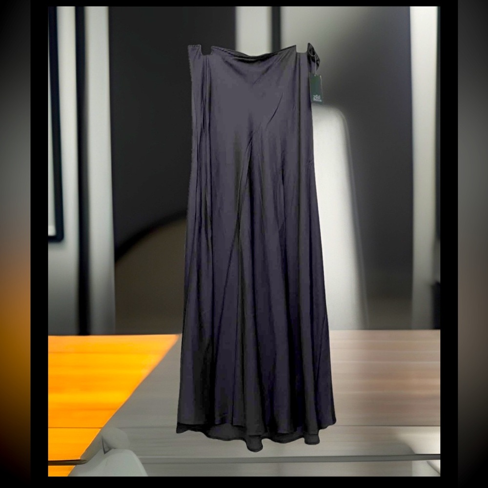 Elegant Black Women's Long Elastic Waist Band Satin Flowing Maxi Skirt NWT